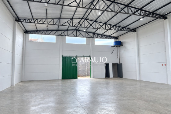 Salão Comercial para alugar - 280m² - Jardim Janina, Umuarama-PR