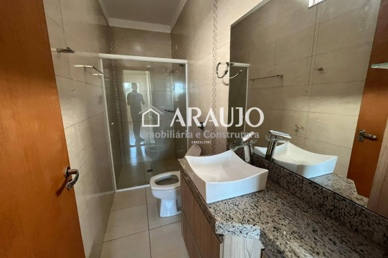 Sobrado à venda - 264m² - Zona II, Umuarama-PR
