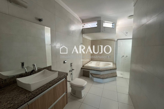 Sobrado à venda - 264m² - Zona II, Umuarama-PR