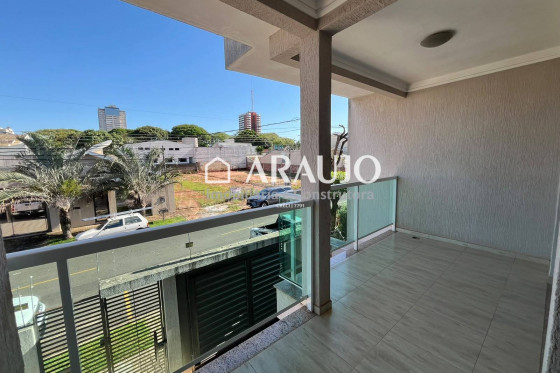 Sobrado à venda - 264m² - Zona II, Umuarama-PR