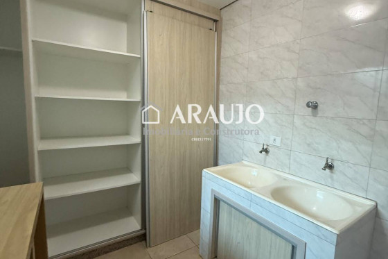 Sobrado à venda - 264m² - Zona II, Umuarama-PR