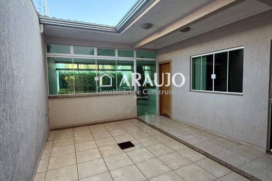 Sobrado à venda - 264m² - Zona II, Umuarama-PR