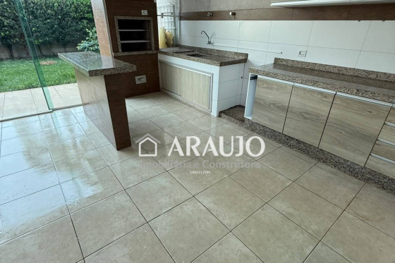Sobrado à venda - 264m² - Zona II, Umuarama-PR