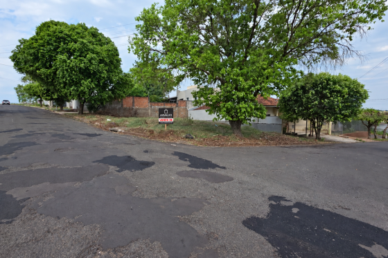 Terreno à venda - 220m² - Jardim Belvedere, Umuarama-PR