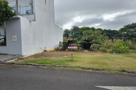 Terreno 177.33m Umuarama-PR 744