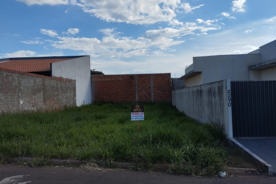 Terreno 200m Umuarama-PR 686